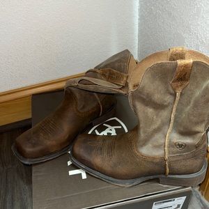 Ariat Rambler western boots. Size 10.5, D width